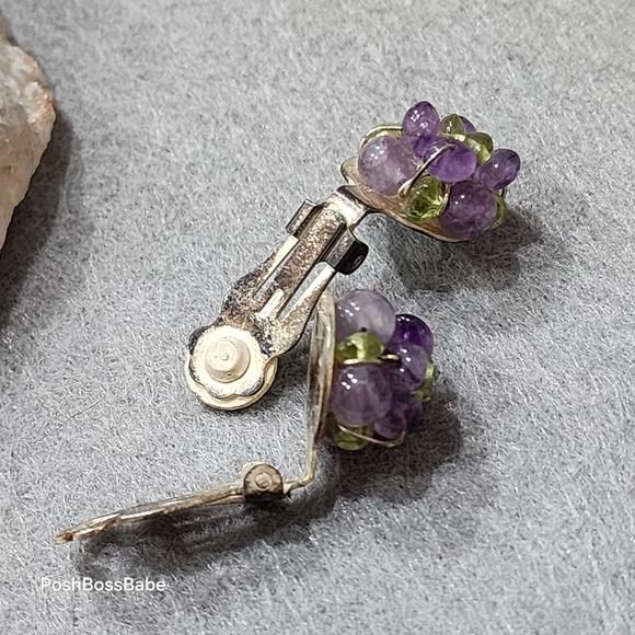 Vintage Glass Bead Cluster Earrings | Clip-On Floral Design - Picture 9 of 9